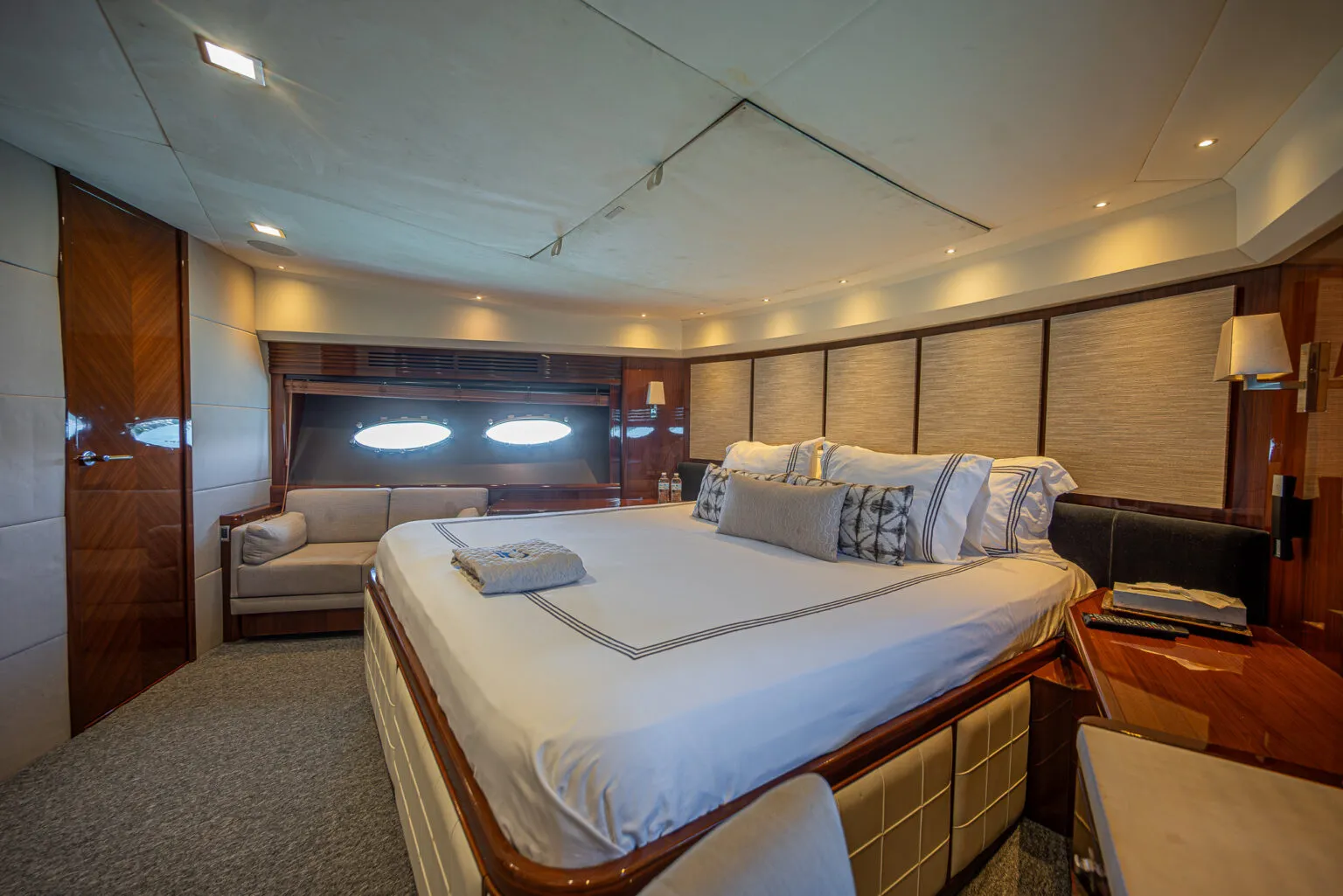 Overnight charter yacht Cabo San Lucas photo 44