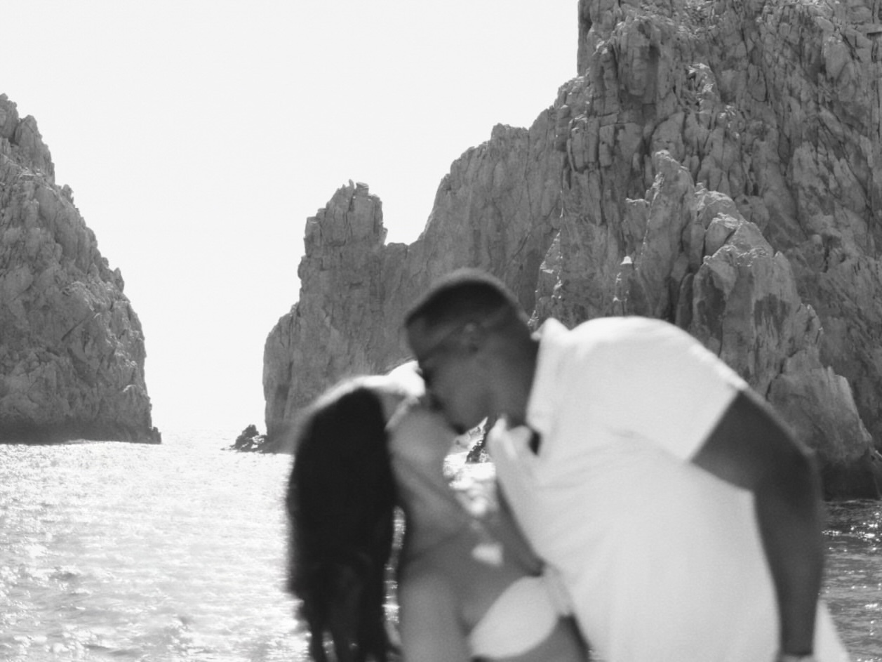 Ring surprise proposal yacht Cabo
