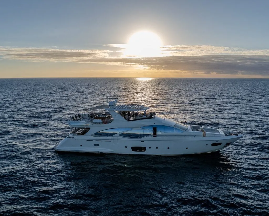 Azimut 100FT exterior