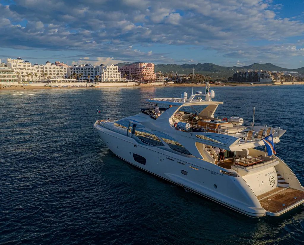Azimut 100FT master cabin