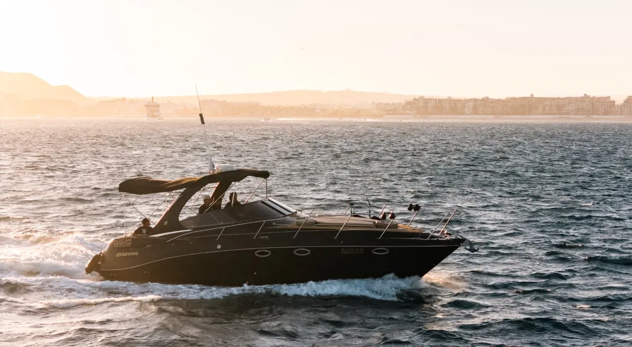 Four Wins 38FT cockpit
