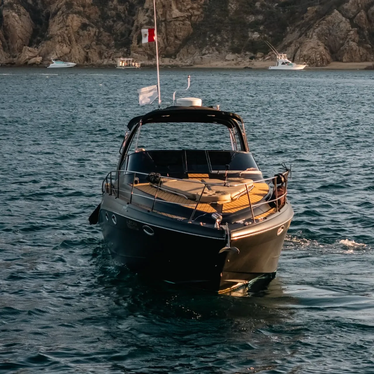 Four Wins 38FT profile on the water