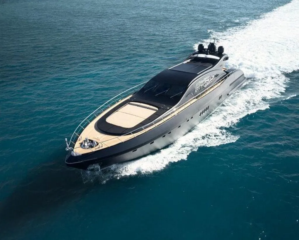 Mangusta 108FT deck