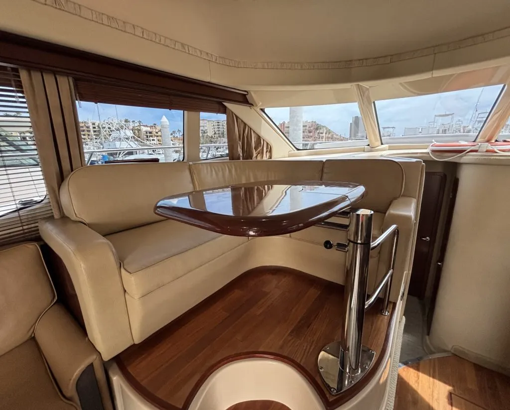 Sedan Fly 45FT cabin