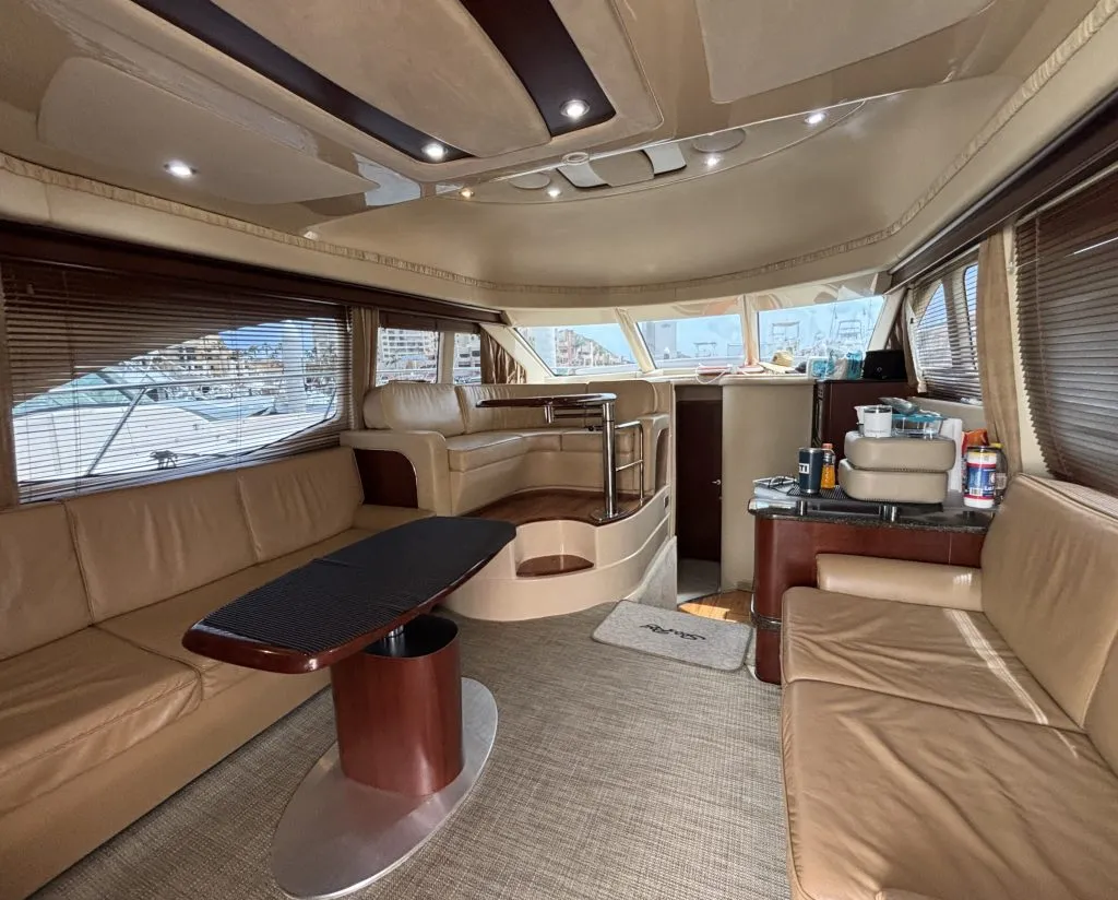 Sedan Fly 45FT salon interior